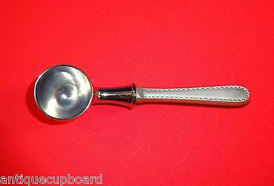 Winslow by Kirk Sterling Silver Coffee Scoop HH Custom Made 6": Winslow by Kirk Sterling Silver Coffee Scoop HH Custom Made 6" Unique among sterling patterns, winslow harmoniously combines an unadorned center of sterling silver with an accent design along the bord