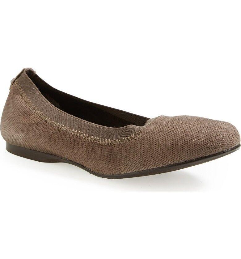 Stuart Weitzman Women's Brown Slipin Flats N3939* Size 7.5M: Stuart Weitzman Women's Brown Slipin Flats N3939* Size 7.5M Brand: Stuart Weitzman Pattern: Solid Type: Flat Us Shoe Size: 7.5 Color: Brown Style: Ballet Flats "Us Shoe Size (WomenS): 7.5M" Shoe Width