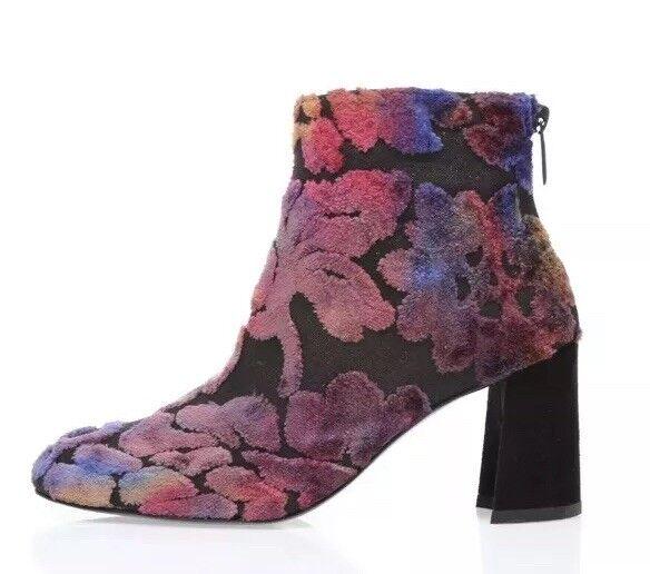 Stuart Weitzman 13704* Bacari Women's Multi Color Bootie Size 6: Stuart Weitzman 13704* Bacari Women's Multi Color Bootie Size 6 Brand: Stuart Weitzman Type: Boot Us Shoe Size: 6 Color: Multi-Color Model: 13704 Style: Booties Theme: Colorful Shoe Width: Medium (B M
