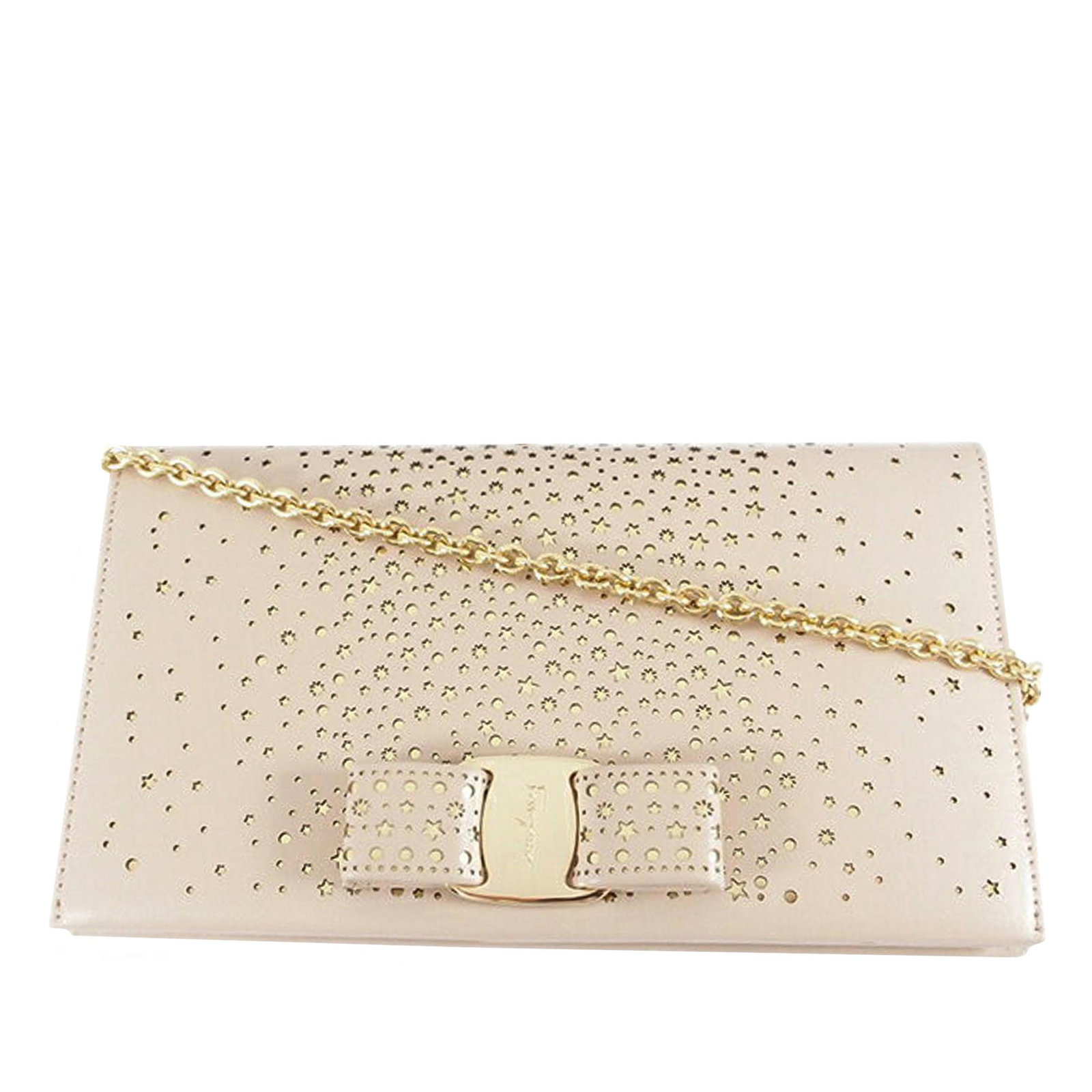 Ferragamo Vara Galaxy Wallet on Chain: Ferragamo Vara Galaxy Wallet on Chain The Vara Wallet on Chain features a leather body a detachable chain strap a snap button closure and interior slip and flap pockets. Brand: Ferragamo Model: Vara G