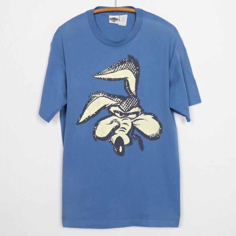 Vintage 1990 Wile E Coyote Chase It Shirt: Vintage 1990 Wile E Coyote Chase It Shirt Original/Reproduction: Original Style: Graphic Tee Original 1990 Wile E Coyote Chase It Shirt. This is a true vintage shirt not a modern reproduction. Front a