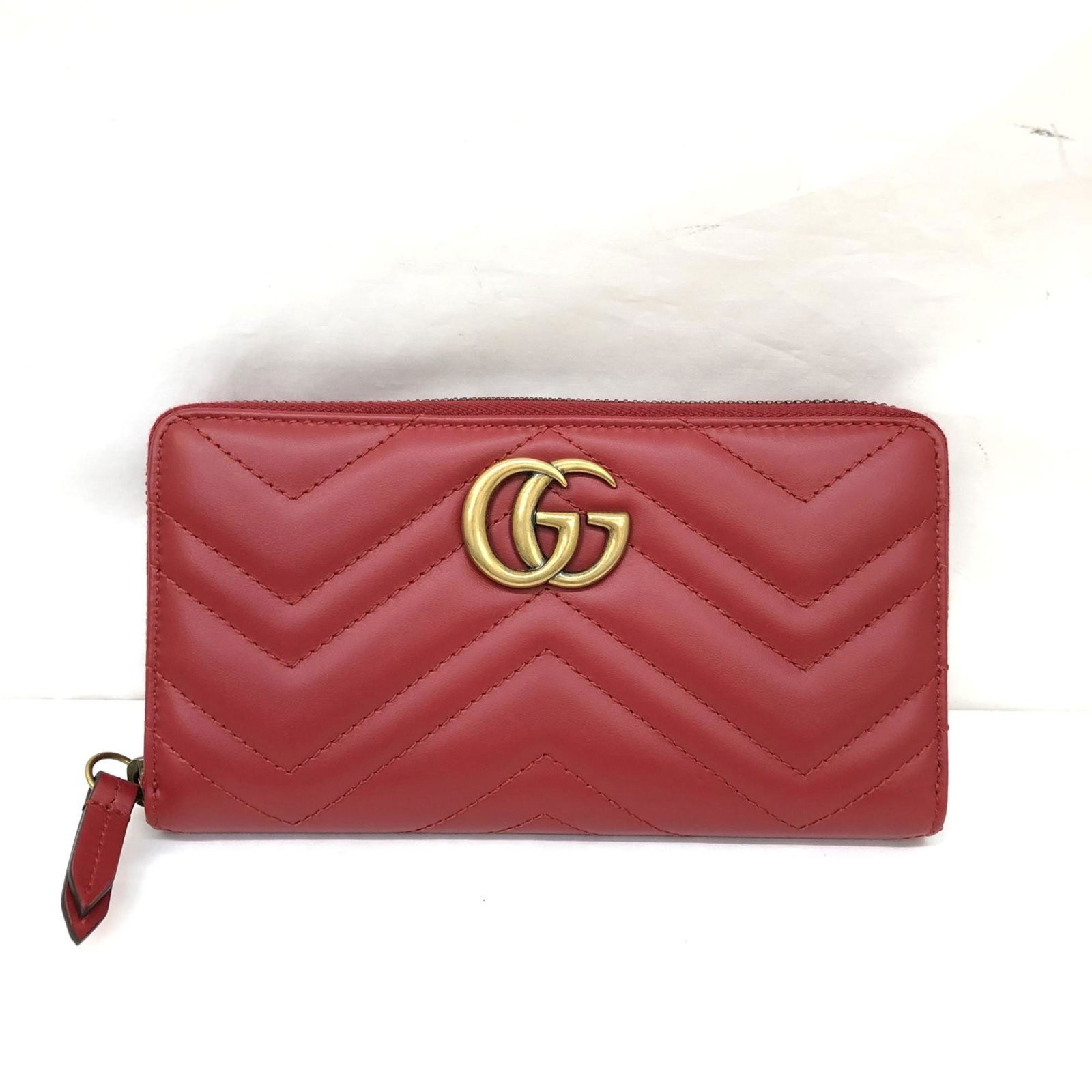 GUCCI Gucci Long Wallet 443123 DTD1T 6433 GG Marmont Hibiscus Red Stitch Leather Round Zipper Made: GUCCI Gucci Long Wallet 443123 DTD1T 6433 GG Marmont Hibiscus Red Stitch Leather Round Zipper Made in Italy Antique Gold Ladies Brand: Gucci Country of Origin: Italy Type: Long wallet (bi-fold) Gender