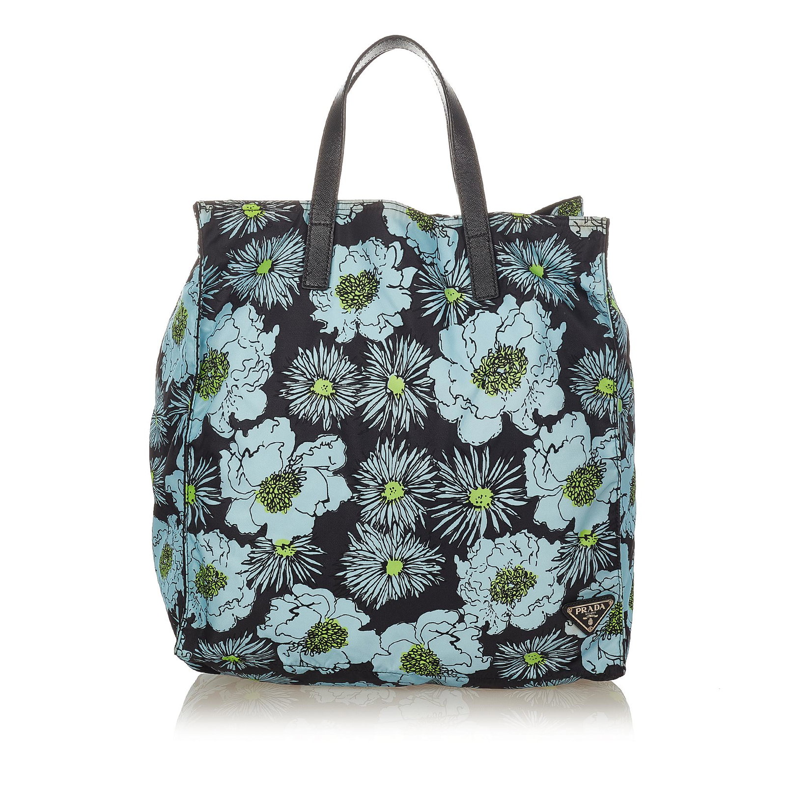 Prada Tessuto Stampato Nylon Tote Bag: Prada Tessuto Stampato Nylon Tote Bag This tote bag features a floral printed nylon body flat leather straps an open top and interior zip pockets Brand: Prada Model: Tessuto Stampato Nylon Tote Bag Or