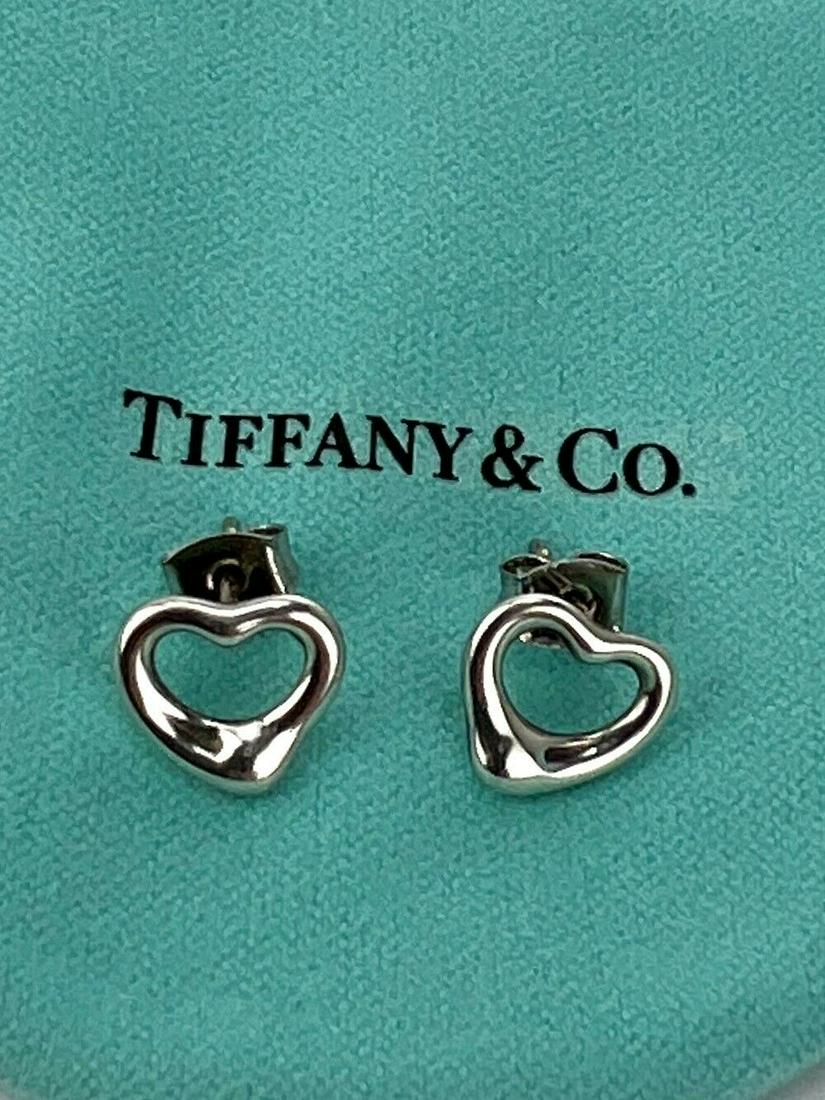Tiffany & Co Open Heart Stud Earrings in Sterling Silver 925 Elsa Peretti C118: Tiffany & Co Open Heart Stud Earrings in Sterling Silver 925 Elsa Peretti C118 Features: box Base Metal: silver Wholesale: No Main Stone Color: None Personalize: No Handmade: No Metal: sterling silver