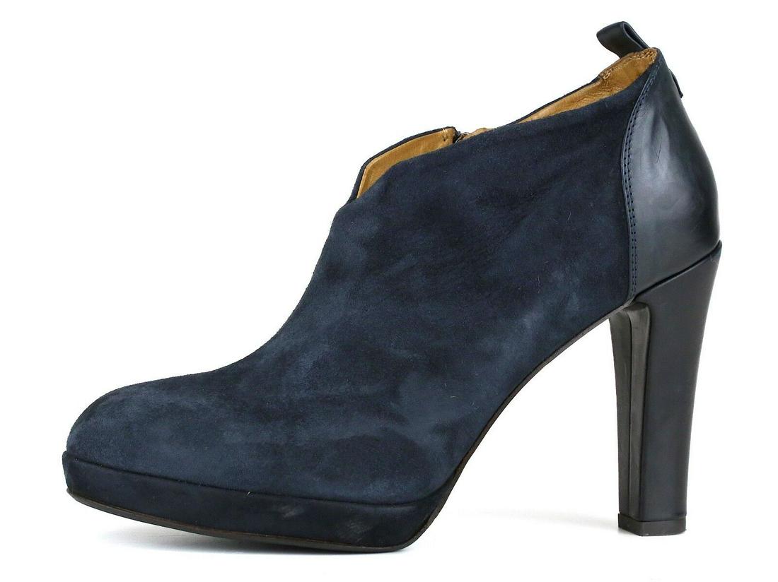 Alberto Fermani Slop On Side Zip Sude Bootie Navy Women Size 39 EUR 5065 *: Alberto Fermani Slop On Side Zip Sude Bootie Navy Women Size 39 EUR 5065 * Brand: Alberto Fermani Type: Boot Closure: Zip Us Shoe Size: 39 EUR Eu Shoe Size: EUR 39 Color: Navy Model: 5065 Style: Booti