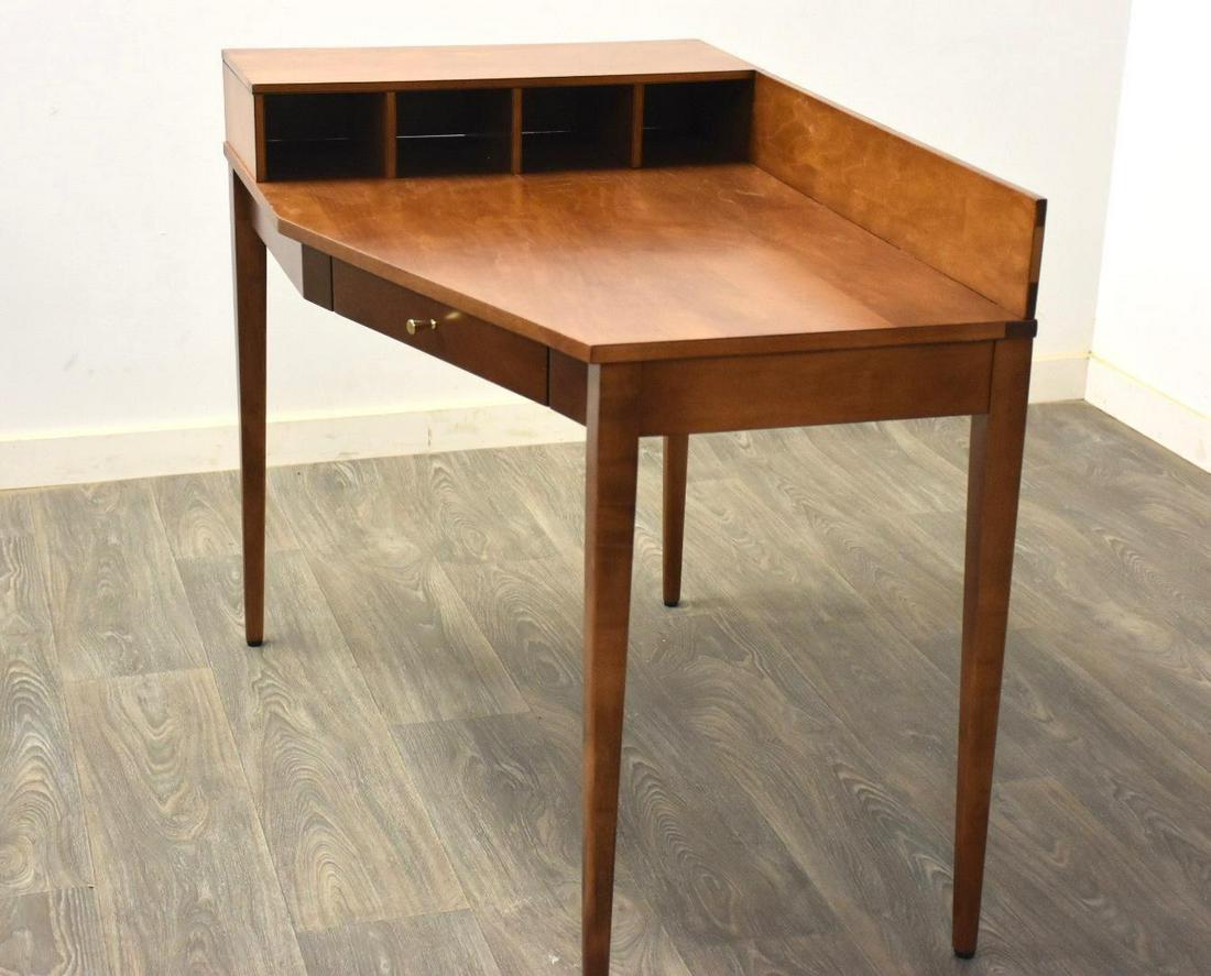 Paul McCobb Planner Group Maple Desk: Paul McCobb Planner Group Maple Desk A seldom seen mid century modern maple corner desk designed by Paul McCobb for Winchendons Planner Group Collection. 42" wide. 26" deep. 33.25" tall. Dimensions: 4