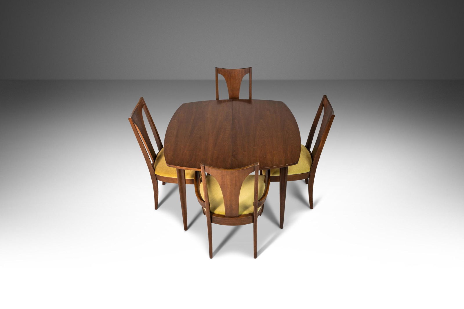 Mid Century Modern Brasilia Dining Set w/ Four Chairs & Dining Table by Broyhill USA c. 1960s: Mid Century Modern Brasilia Dining Set w/ Four Chairs & Dining Table by Broyhill USA c. 1960s Mid Century Modern Brasilia Dining Set w/ Four Chairs & Dining Table by Broyhill USA c. 1960s Abou