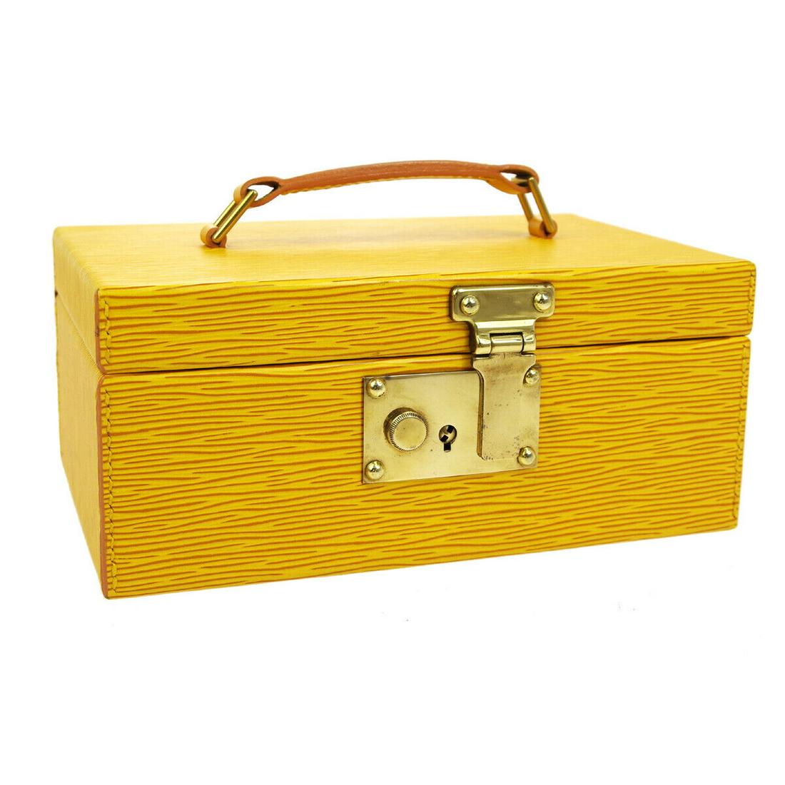 LOUIS VUITTON BOITE A TOUT JEWELRY BOX S11151 HAND BAG YELLOW EPI SP: LOUIS VUITTON BOITE A TOUT JEWELRY BOX S11151 HAND BAG YELLOW EPI SP Size: Small Accents: Lock Model: Epi Style: Jewelry Box Handle Style: Top Handle Bag Height: 3.7 Product Line: LOUIS VUITTON BOITE 