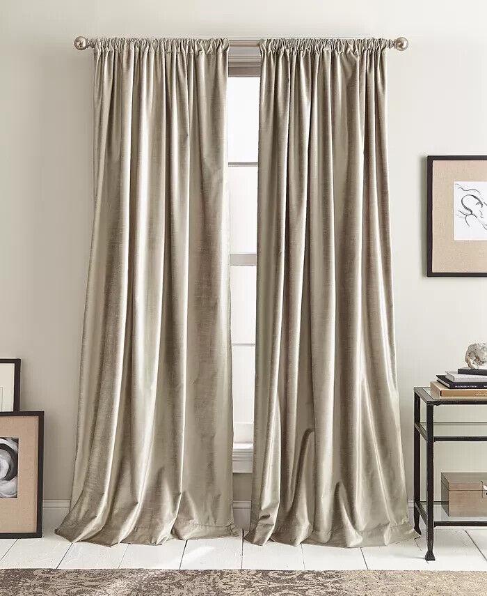 DKNY 7116 Modern Slub Velvet Set of 2 Window Panels 50x108 in: DKNY 7116 Modern Slub Velvet Set of 2 Window Panels 50x108 in Brand: DKNY Pattern: Solid Type: Panels Color: Gray Style: Modern Features: Blackout Material: Velvet Pre-Owned The BIDHAUS Guarantee: All