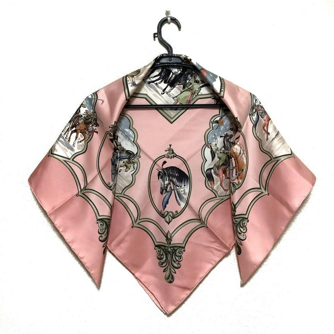 HERMES Carre 90 - Pink White Multi Scarf: HERMES Carre 90 - Pink White Multi Scarf Brand: HERMES Style: Scarf Color: Pink White Multi Product Name: Carre 90 Accessories: None Type: Scarf B: Reasonable Wear and Tear The BIDHAUS Guarantee: All