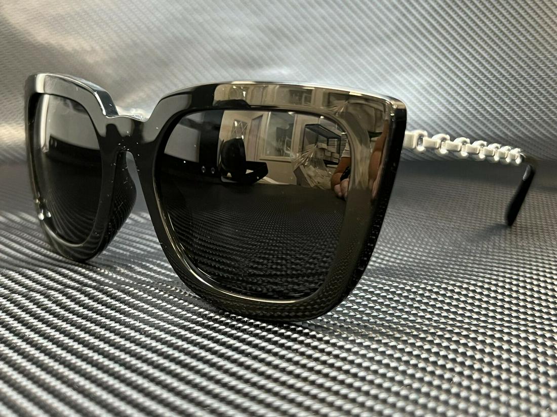 COACH HC8258U 500287 Black Square 56 mm Women's Sunglasses: COACH HC8258U 500287 Black Square 56 mm Women's Sunglasses Brand: Coach Type: Sunglasses Frame Color: Black Style: Square New The BIDHAUS Guarantee: All items in this auction are guaranteed to be 100%