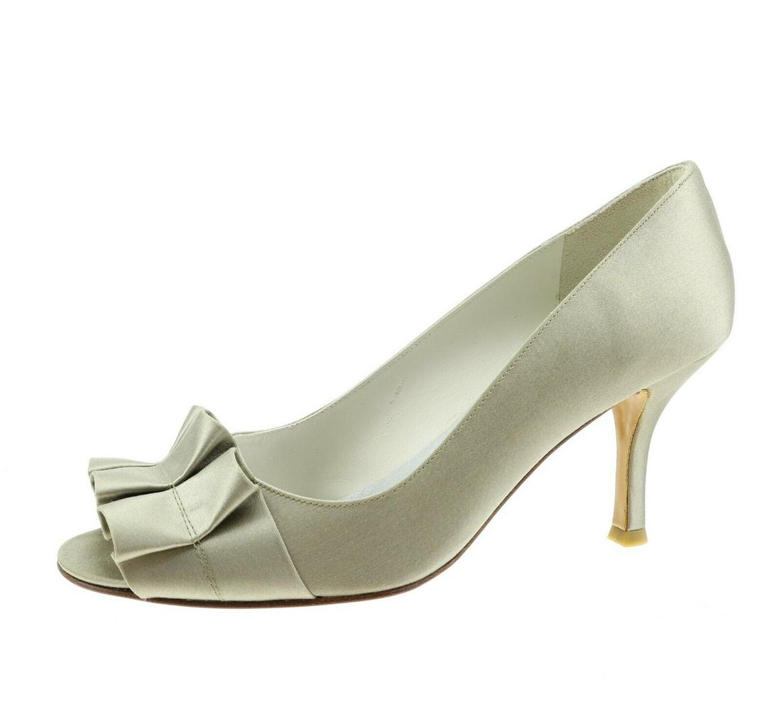 Stuart Weitzman Gigiritz Women's Satin Open Toe Pump N1518 Size 8: Stuart Weitzman Gigiritz Women's Satin Open Toe Pump N1518 Size 8 Style: Open Toe Heel Style: Slim Fabric Type: Satin Heel Height: Med (1 3/4 in. to 2 3/4 in.) Pattern: Solid Type: Heel Upper Material