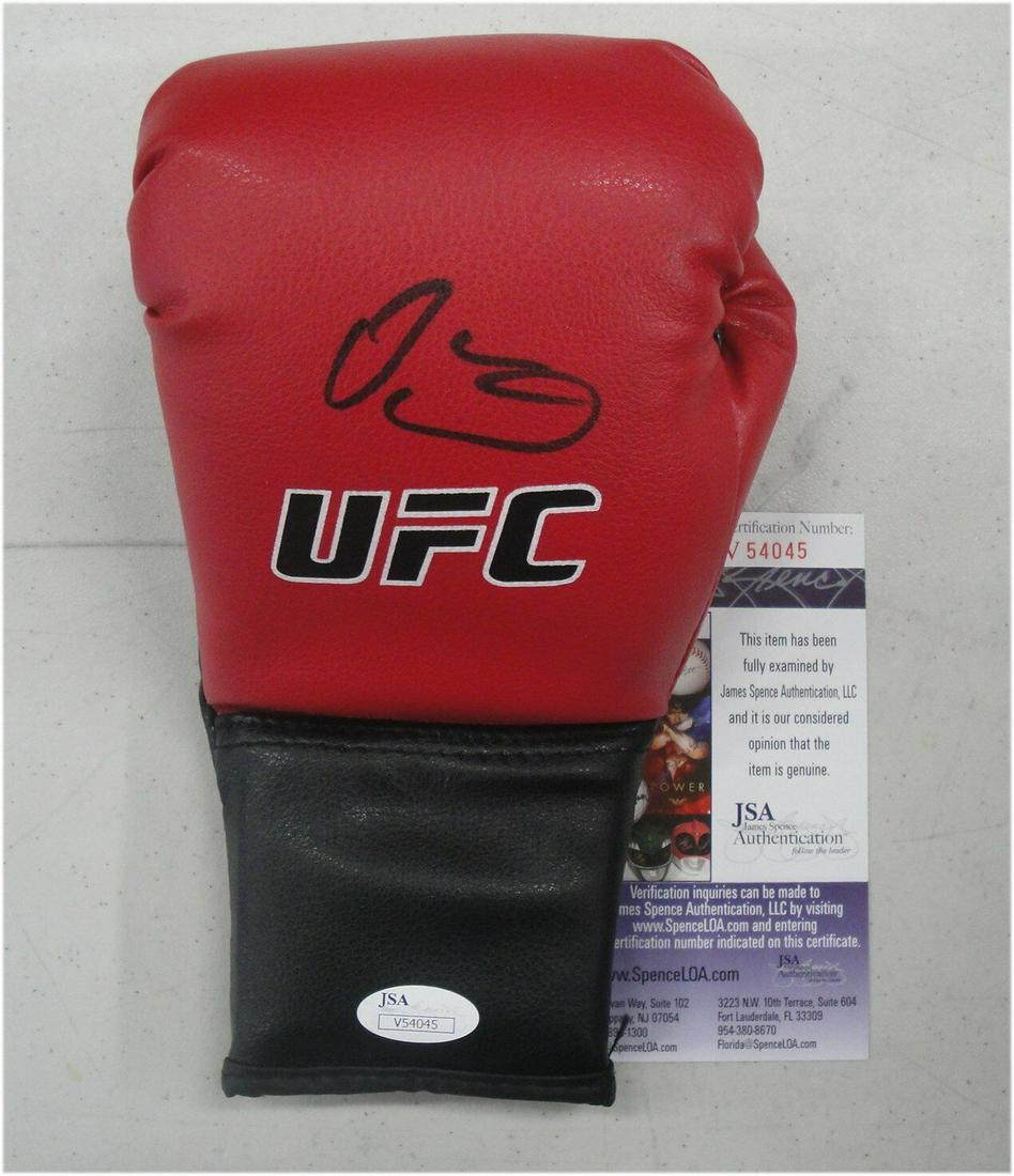 Dana White Hand Signed Autographed UFC Fighting Glove Legend JSA: Dana White Hand Signed Autographed UFC Fighting Glove Legend JSA Sport: Boxing Product: Glove Original/Reprint: Original Player: Dana White Autograph Authentication: James Spence (JSA) Pre-Owned PLEAS