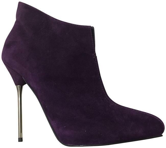Stuart Weitzman Purple Suede Ankle Bootie N2562 Size 8.5 M: Stuart Weitzman Purple Suede Ankle Bootie N2562 Size 8.5 M Model: Stuart Weitzman N2562 Style: Bootie Shoe Shaft Style: Ankle Heel Height: Ultra High (4 in & Higher) Type: Boot Upper Material: Suede C