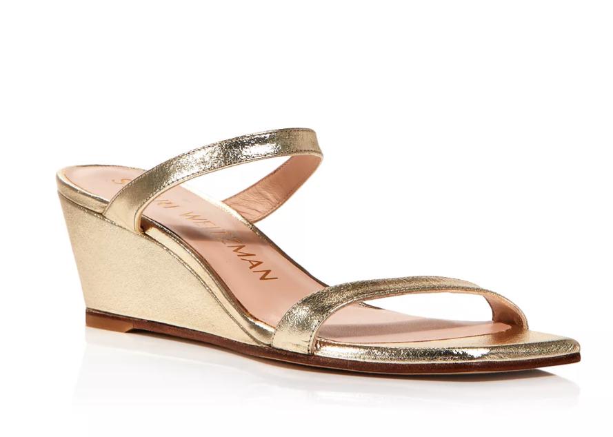 Stuart Weitzman Aleena Square Toe Gold Wedge Slide Sandals N7272 Size 8: Stuart Weitzman Aleena Square Toe Gold Wedge Slide Sandals N7272 Size 8 Model: Aleena Brand: Stuart Weitzman Type: Sandal Us Shoe Size: 8 Eu Shoe Size: 38.5 Color: Gold Heel Style: Wedge Style: Slide
