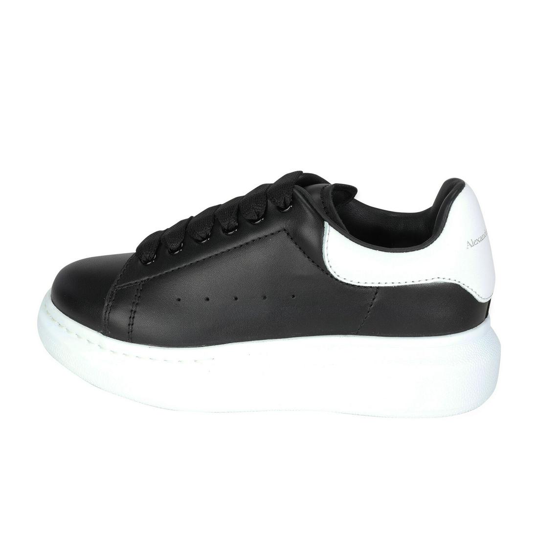 Alexander McQueen Oversized Molly Kids 'Black White': Alexander McQueen Oversized Molly Kids 'Black White' Original Box?: Yes Original Papers?: No Handbag Accessories: Other Material: Leather Color: Black;White "Model: Alexander McQueen Oversized Molly K
