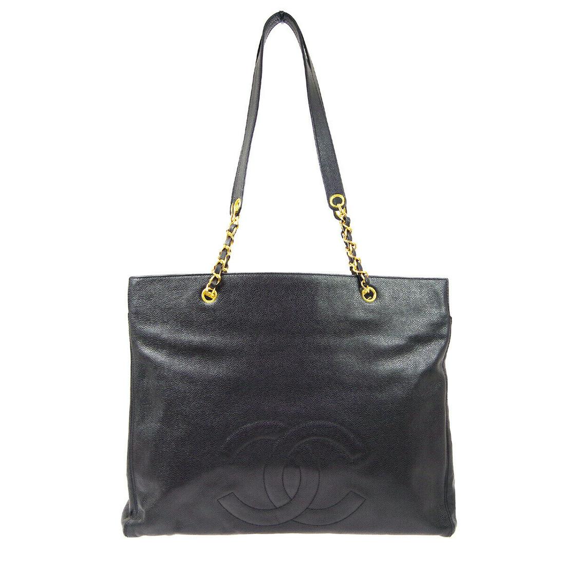 CHANEL Jumbo XL CC Chain Shoulder Tote Bag 4699599 Purse Black Caviar Skin: CHANEL Jumbo XL CC Chain Shoulder Tote Bag 4699599 Purse Black Caviar Skin Size: Large Accents: Logo Model: Chain Shoulder Tote Bag Style: Tote Handle Style: Shoulder Strap Bag Height: 13.8 Product Li