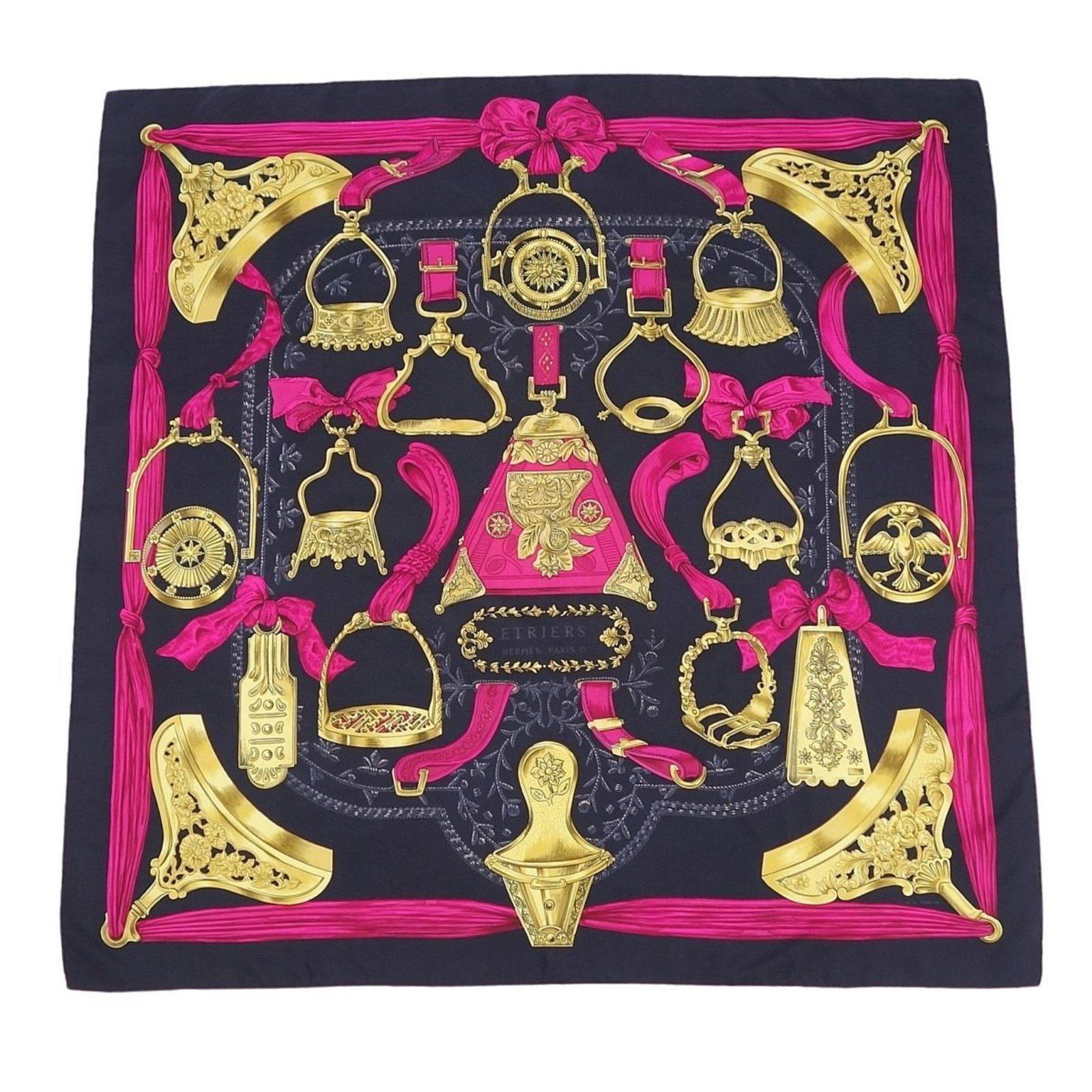 Hermes HERMES Scarf Muffler Carre 90 ETRIERS (Armor) 100% Silk Ladies Multicolor: Hermes HERMES Scarf Muffler Carre 90 ETRIERS (Armor) 100% Silk Ladies Multicolor Brand: Hermes Color: Multi-color Material: Silk100% Silk: 100% Size (LxW): 89cm x 88cm / 35.03 x 34.64 Condition: Used