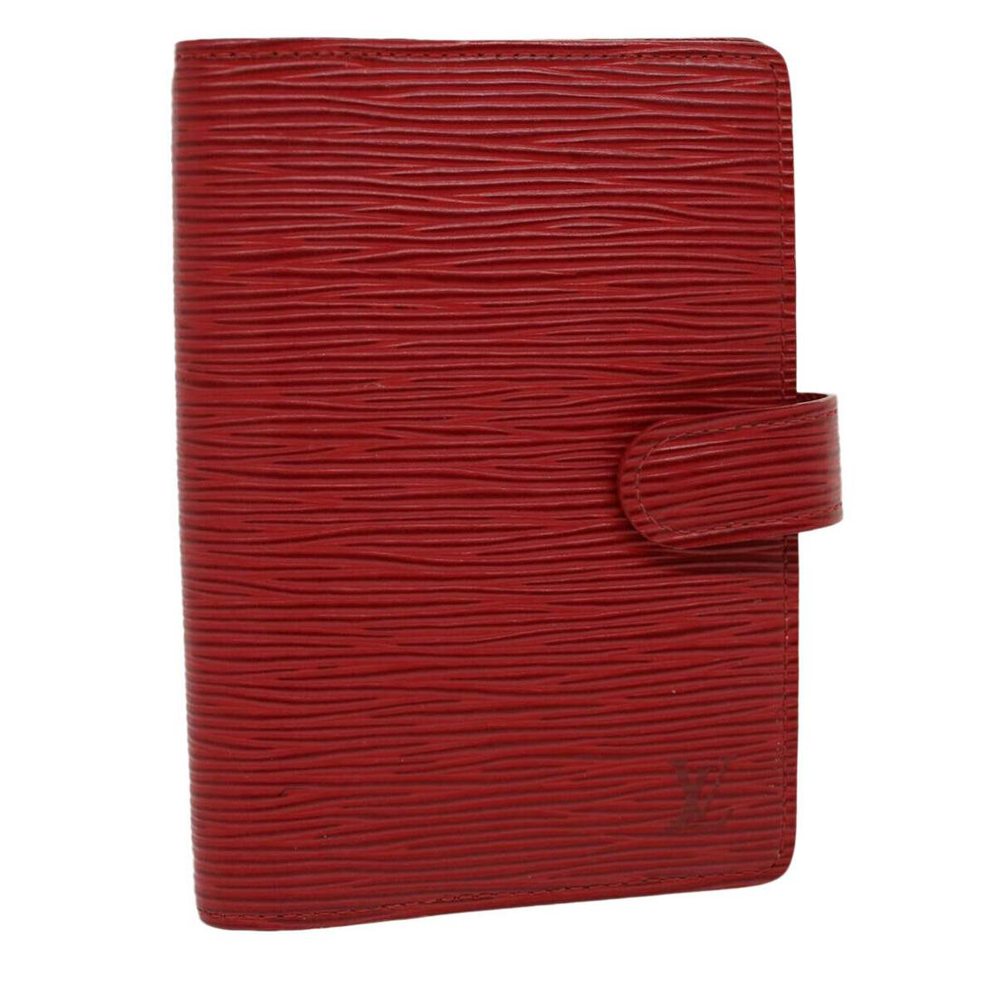 LOUIS VUITTON Epi Agenda PM Day Planner Cover Red R20057 LV: LOUIS VUITTON Epi Agenda PM Day Planner Cover Red R20057 LV Brand: LOUIS VUITTON Style: Day Planner Cover Material: Epi Leather Color: Red Bag Height: 5.7inch(Approx) / 14.5cm(Approx) Bag Depth: 0.6in
