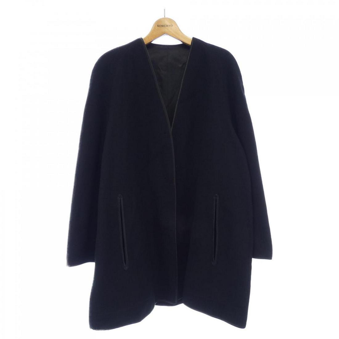 VINTAGE HERMES Coat: VINTAGE HERMES Coat Brand: HERMES Style: COAT Color: Black "Gender: Ladies" Size: 40 Size Type: Regular Type: COAT B: Reasonable Wear and Tear The BIDHAUS Guarantee: All items in this auction are guar