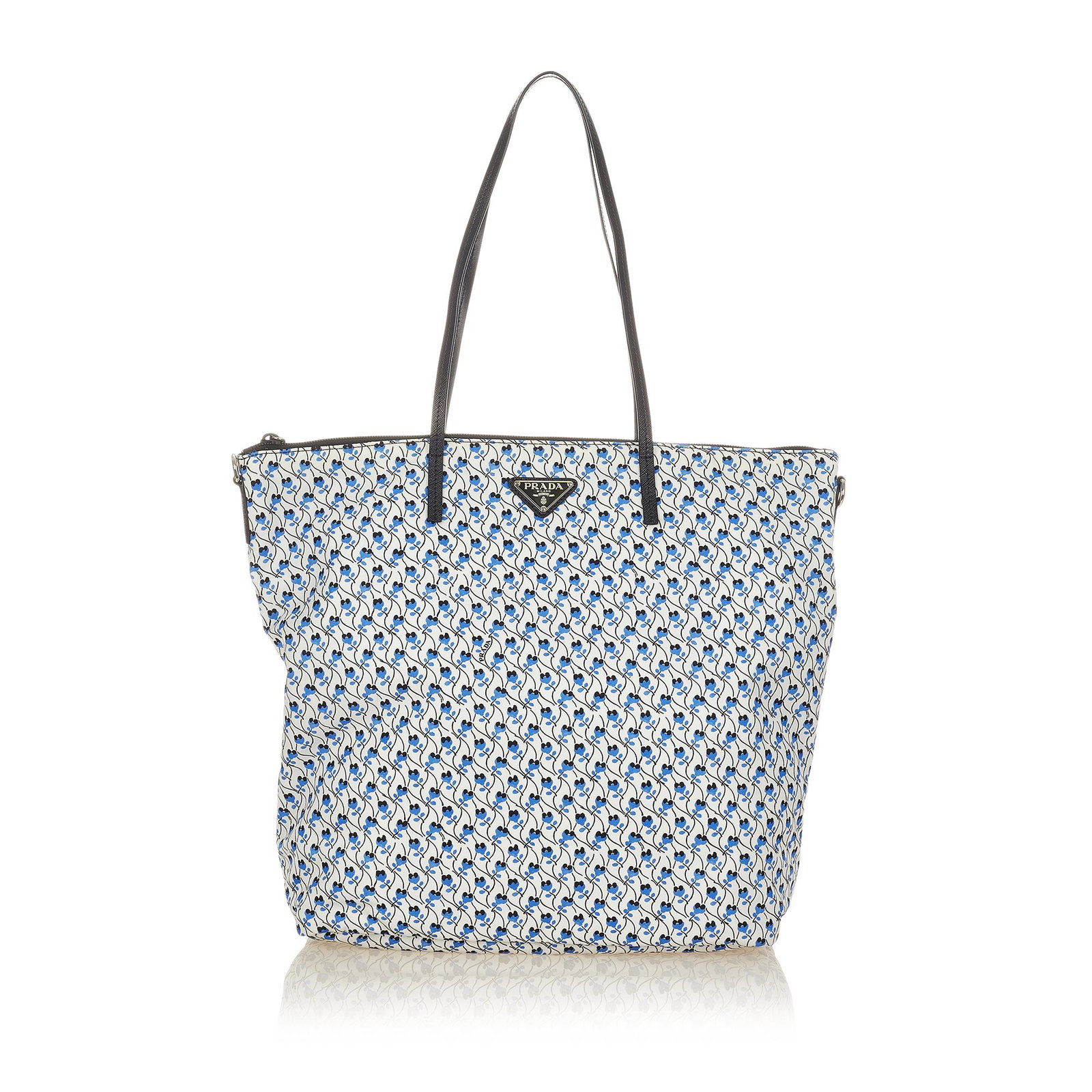 Prada Tessuto Stampato Satchel: Prada Tessuto Stampato Satchel This satchel features a printed nylon body flat leather handles a detachable strap and a top zip closure. Brand: Prada Model: Tessuto Stampato Satchel Origin: Italy Cate
