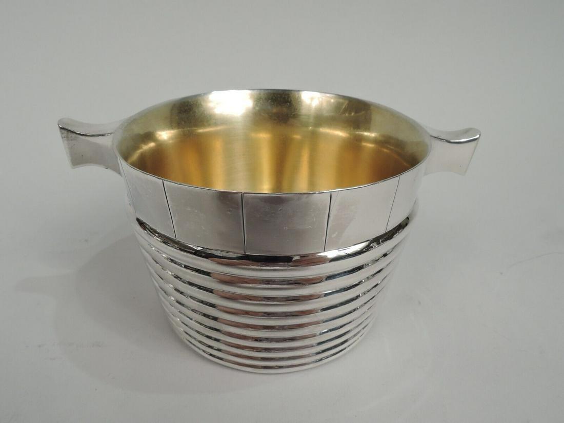 Victorian Butter Tub Antique Bowl Scottish Sterling Silver Hamilton Inches 1883: Victorian Butter Tub Antique Bowl Scottish Sterling Silver Hamilton Inches 1883 Brand: Hamilton & Inches Type: Butter Tub Style: Victorian Age: 1850-1899 Victorian sterling silver butter tub. Made by 