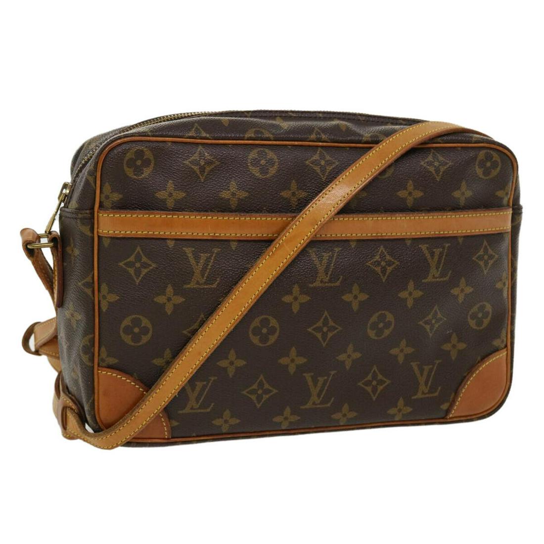 LOUIS VUITTON Monogram Trocadero 30 Shoulder Bag M51272 LV: LOUIS VUITTON Monogram Trocadero 30 Shoulder Bag M51272 LV Brand: LOUIS VUITTON Style: Shoulder Bag Material: Monogram Canvas Exterior Color: Monogram Bag Height: 7.5inch(Approx) / 19cm(Approx) Bag De