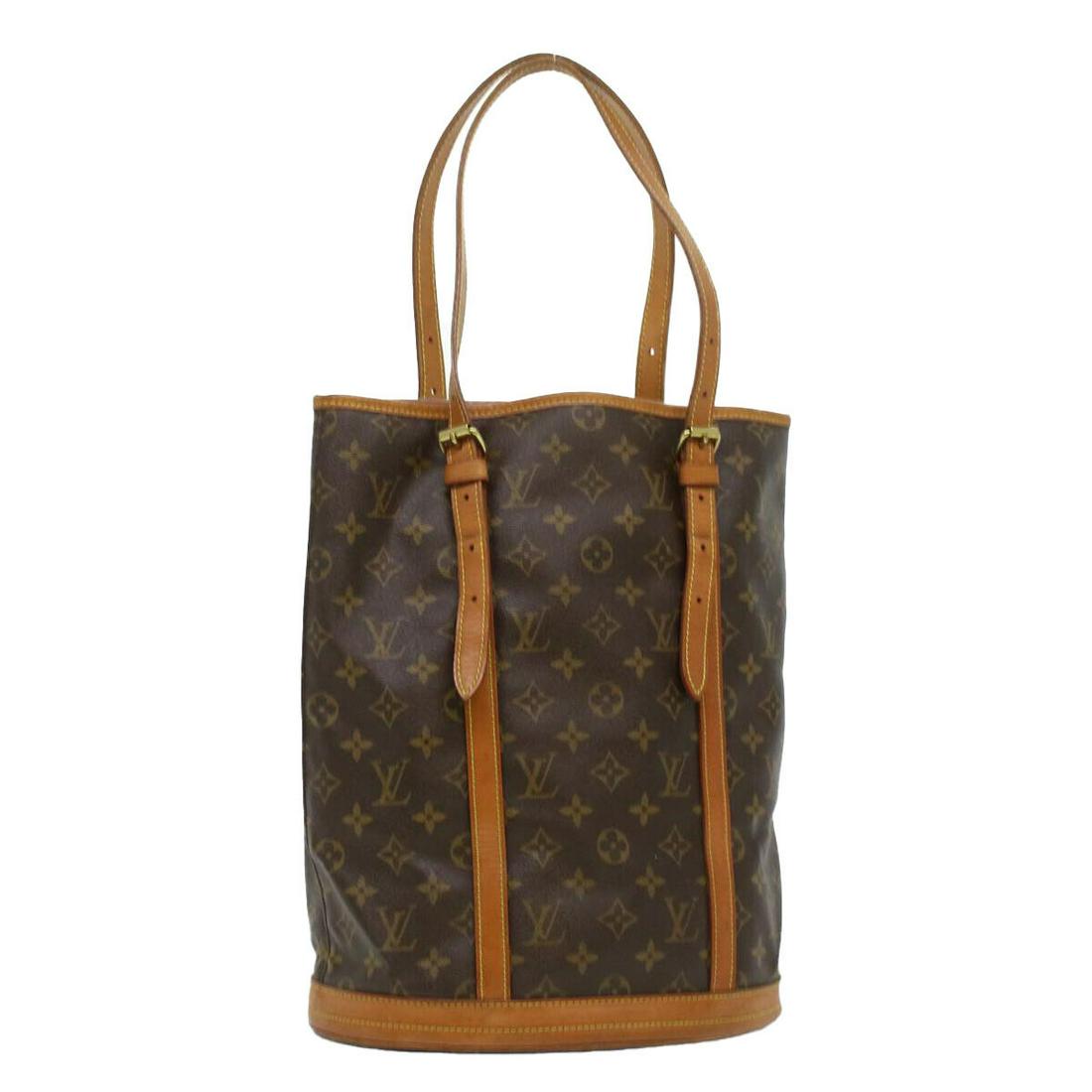 LOUIS VUITTON Monogram Bucket GM Shoulder Bag M42236 LV: LOUIS VUITTON Monogram Bucket GM Shoulder Bag M42236 LV Brand: LOUIS VUITTON Style: Shoulder Bag Material: Monogram Canvas Exterior Color: Monogram Bag Height: 13.4inch(Approx) / 34cm(Approx) Bag Dept