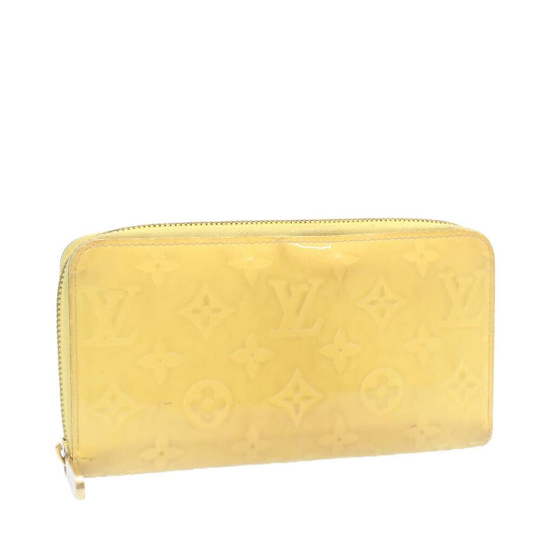 LOUIS VUITTON Monogram Vernis Zippy Wallet Citrin Yellow M90142 LV: LOUIS VUITTON Monogram Vernis Zippy Wallet Citrin Yellow M90142 LV Brand: LOUIS VUITTON Style: Long Wallet Material: Patent Leather Color: Monogram / Yellow Bag Height: 4.1inch(Approx) / 10.5cm(Approx