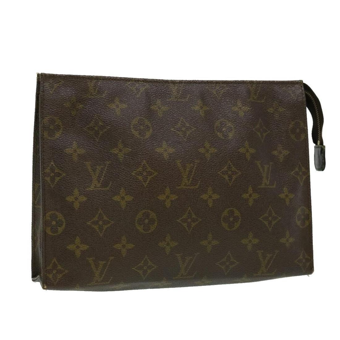 LOUIS VUITTON Monogram Poche Toilette 26 Pouch Vintage M47542 LV: LOUIS VUITTON Monogram Poche Toilette 26 Pouch Vintage M47542 LV Brand: LOUIS VUITTON Style: Pouch Material: Monogram Canvas Exterior Color: Monogram Bag Height: 7.9inch(Approx) / 20cm(Approx) Bag Dep