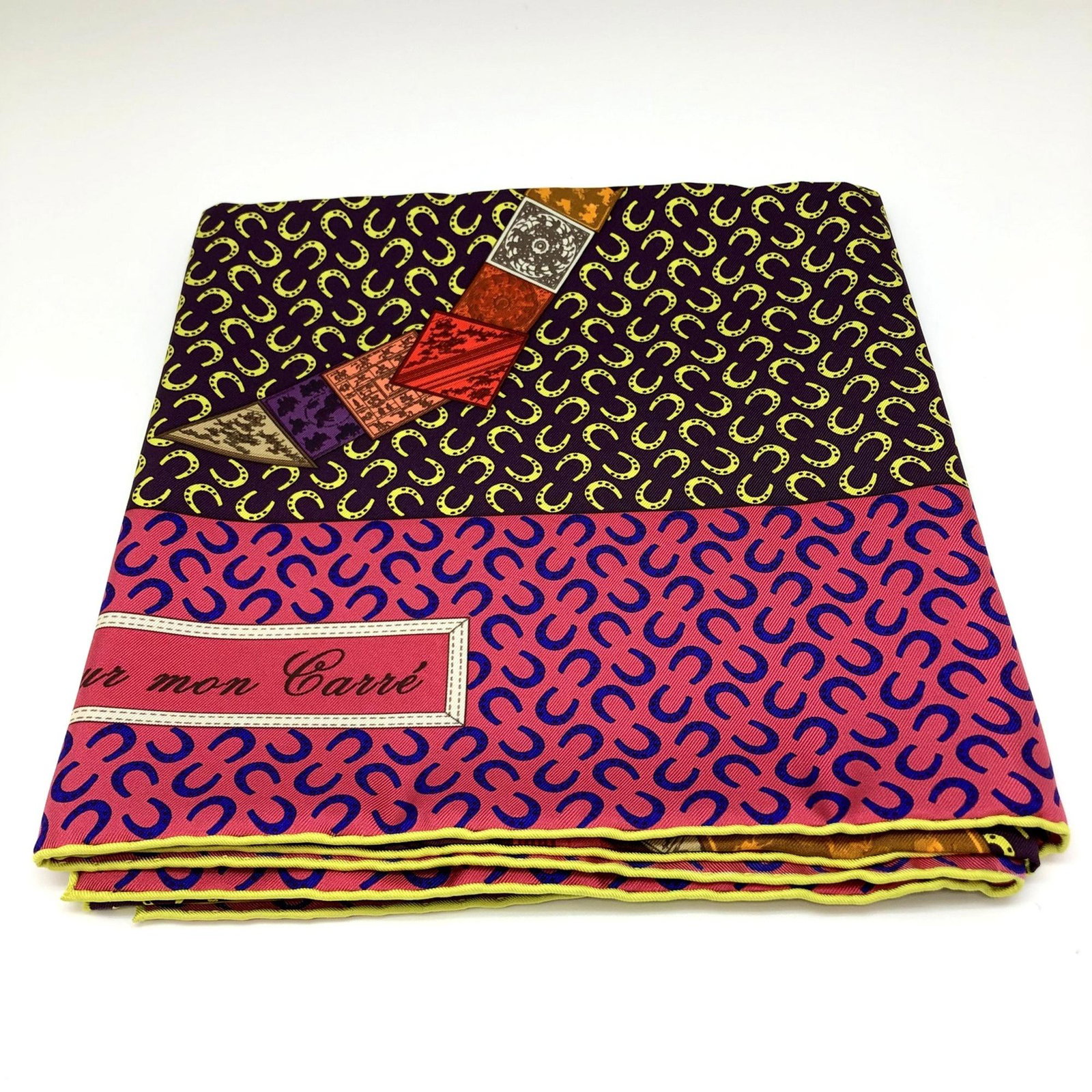 HERMES Hermes Carre 90 Cheval sur mon silk 100% scarf ladies women: HERMES Hermes Carre 90 Cheval sur mon silk 100% scarf ladies women Brand: Hermes Country of Origin: France Type: Scarf Gender: Women Material: Silk Silk: Size (LxW): 88cm x 88cm / 34.64 x 34.64 Condit