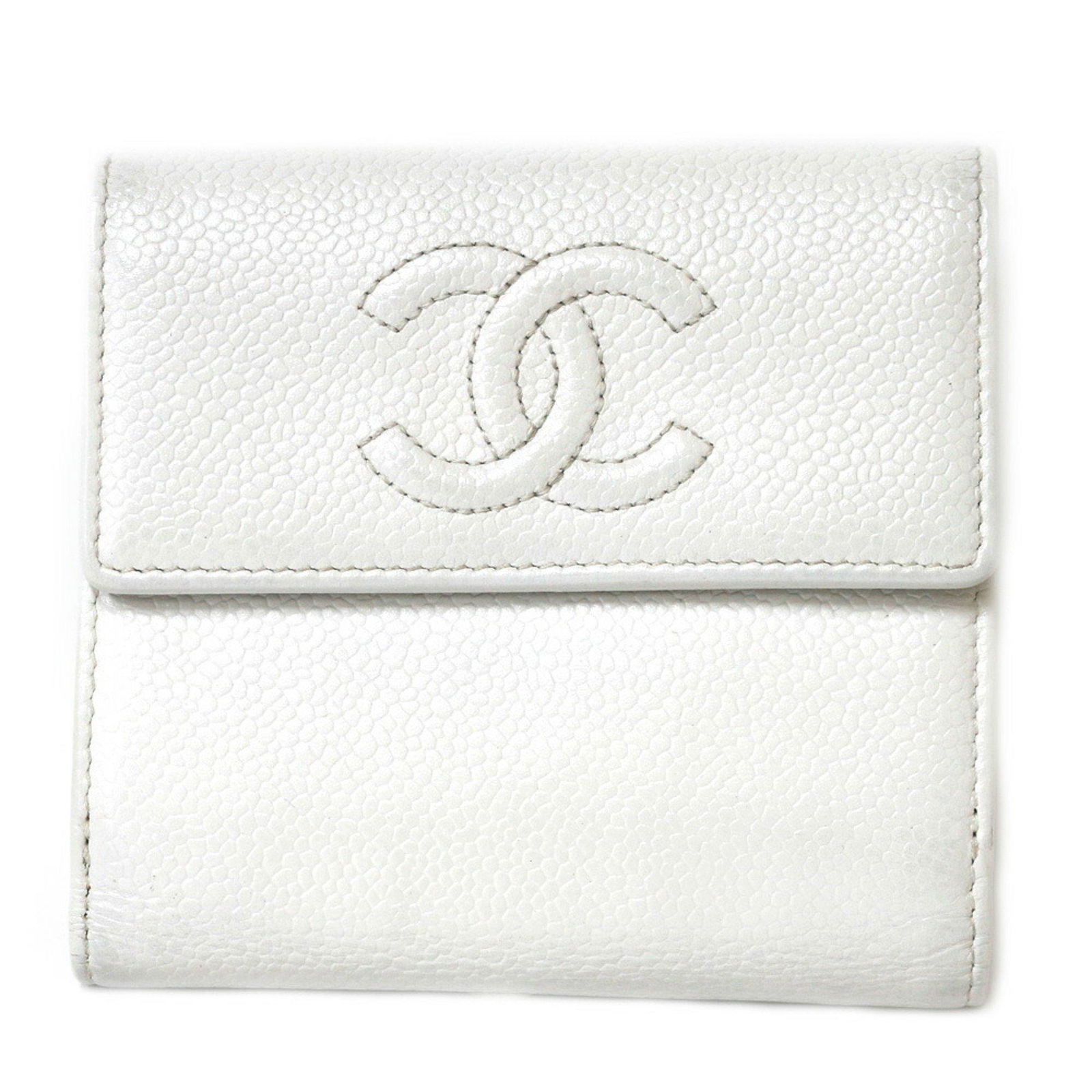 CHANEL bi-fold wallet caviar skin COCO mark CC white ladies leather: CHANEL bi-fold wallet caviar skin COCO mark CC white ladies leather Brand: Chanel Type: Wallet (bi-fold) Gender: Women Material: Leather Leather: Color: White Closure: Flap Inner Pocket: Coin purse1 B