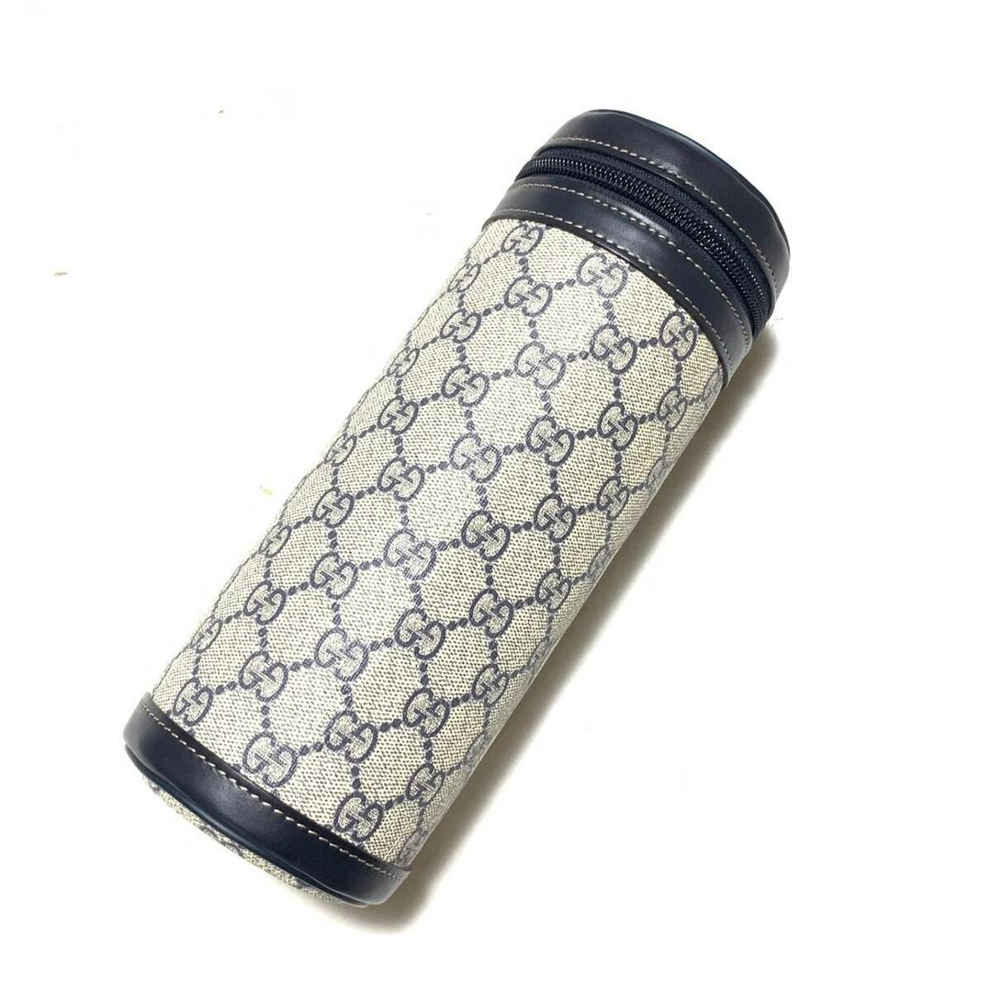 GUCCI - 271360 Beige Dark Navy PVC Leather Accessory: GUCCI - 271360 Beige Dark Navy PVC Leather Accessory Brand: GUCCI Style: Accessory Color: Beige Dark Navy Material: PVC Leather Model Number: 271360 Accessories: Box Instructions Type: Accessory AB: V