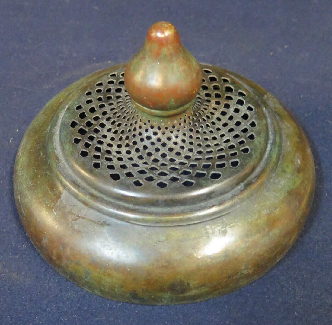 Original & Rare Tiffany Studios "Tear Drop" Finial: Original & Rare Tiffany Studios "Tear Drop" Finial Maker: Tiffany Studios Primary Material: Bronze Country/Region Of Origin: United States Age: 1900-1940 Brand: Tiffany Studios Style: Art Nouveau Colo
