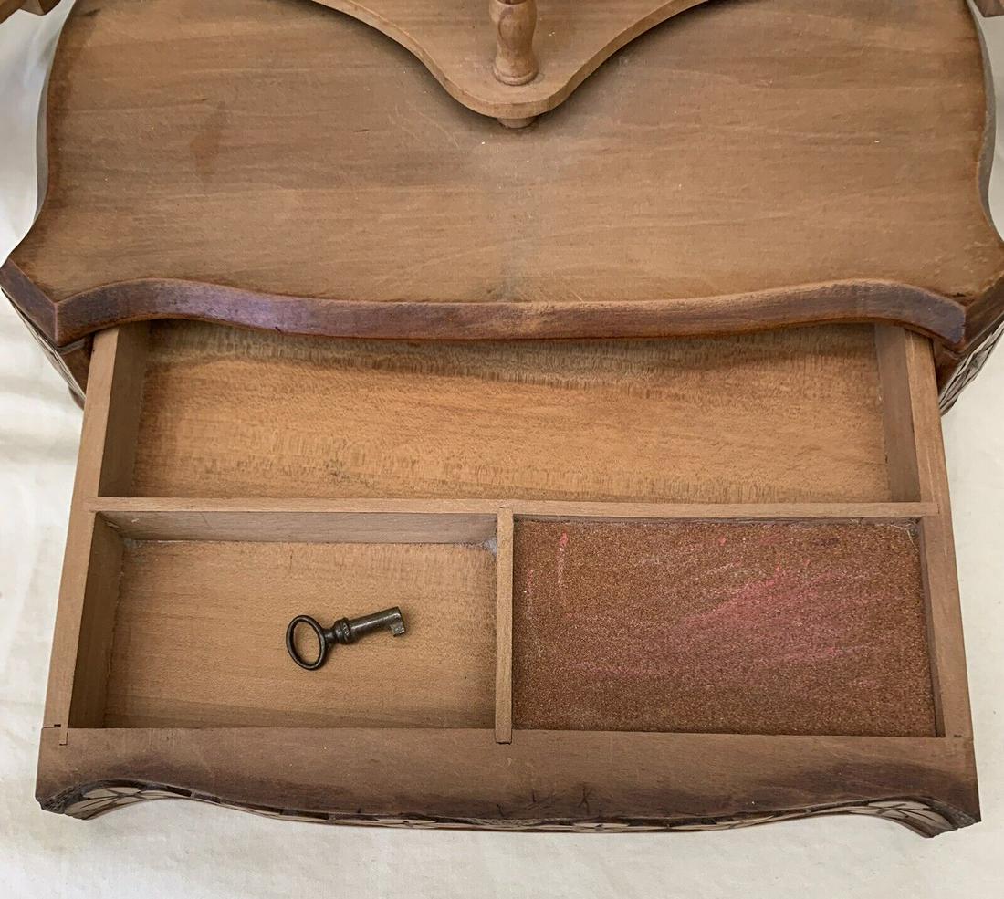 BLACK FOREST CIRCA 1900 GERMAN HAND CARVED BIRDS WOODEN CIGAR BOX