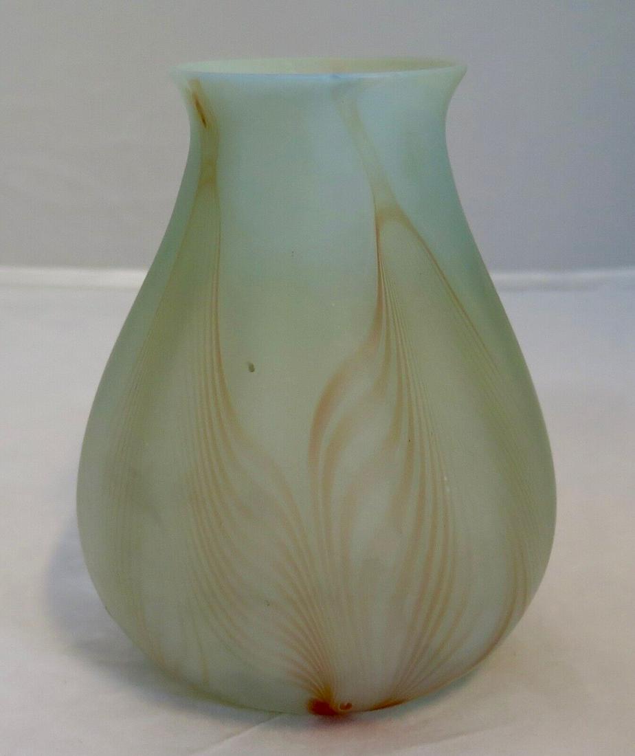 Vintage Tiffany Studios Early Art Glass Decorated Lamp Shade: Vintage Tiffany Studios Early Art Glass Decorated Lamp Shade Features: Signed Time Period Manufactured: 1900-1919 Production Technique: Hand Blown Glass Vintage: Yes Origin: United States Glassmaking