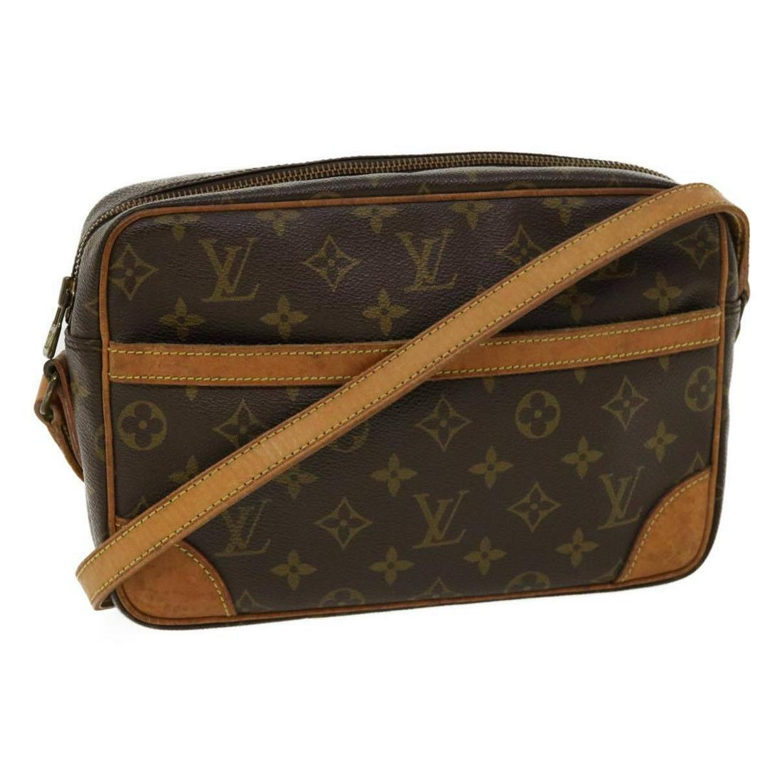 LOUIS VUITTON Monogram Trocadero 23 Shoulder Bag M51276 LV: LOUIS VUITTON Monogram Trocadero 23 Shoulder Bag M51276 LV Style: Shoulder Bag Material: Monogram Canvas Exterior Color: Monogram Bag Height: 5.9inch(Approx) / 15cm(Approx) Bag Depth: 2.4inch(Approx) 