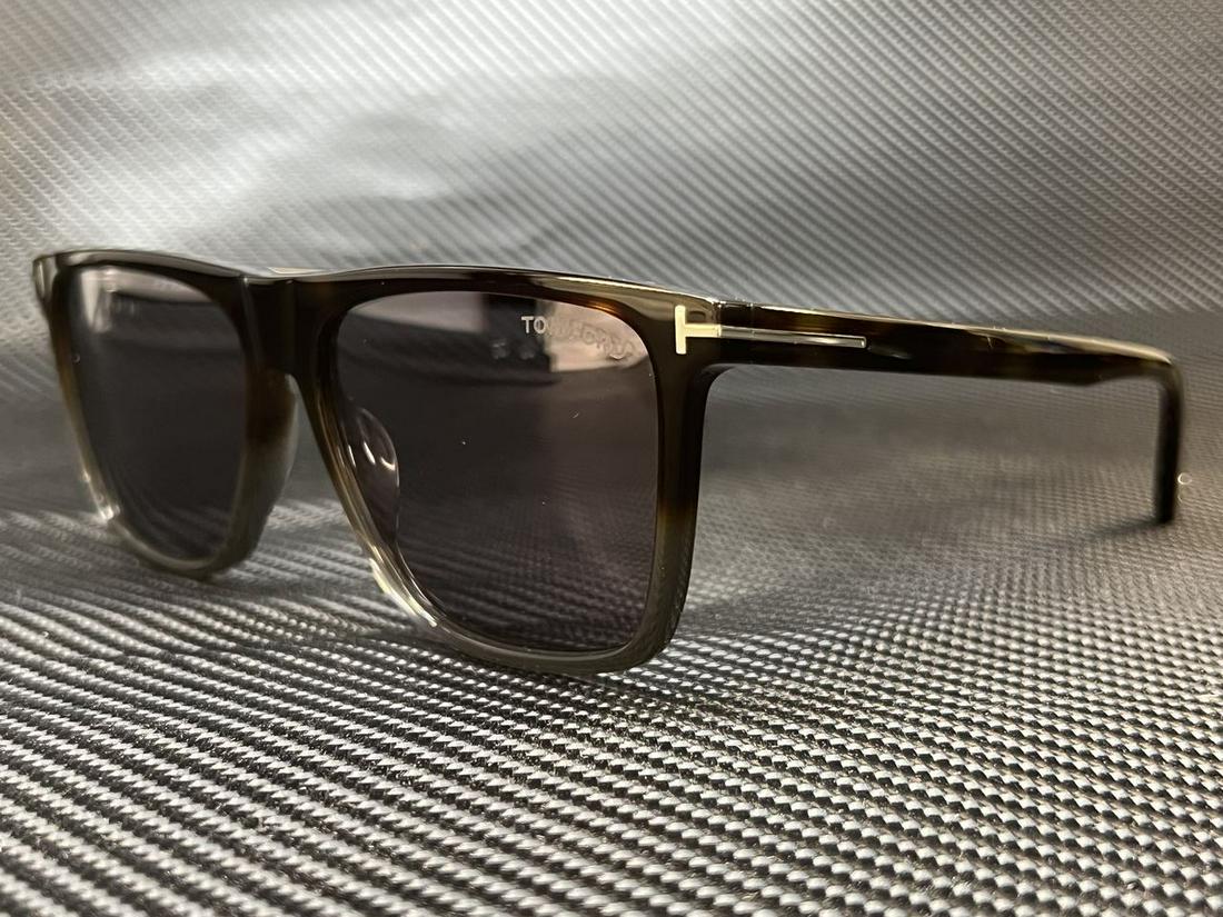 TOM FORD FT0832 55C Gradient Havana Into Grey Square 57 mm Men's Sunglasses: TOM FORD FT0832 55C Gradient Havana Into Grey Square 57 mm Men's Sunglasses Frame Color: Beige Style: Square Type: Sunglasses New The BIDHAUS Guarantee: All items in this auction are guaranteed to be 