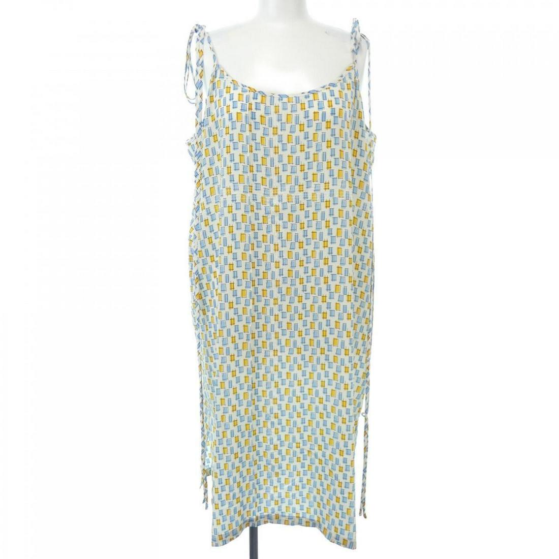 Marni MARNI Dress: Marni MARNI Dress Style: ONE-PIECE DRESS Color: White Blue See-through "Gender: Ladies" Size: 40 Size Type: Regular Actual size: Backbody Length:83cm Body width:55.5cm Type: ONE-PIECE DRESS B: Reasona