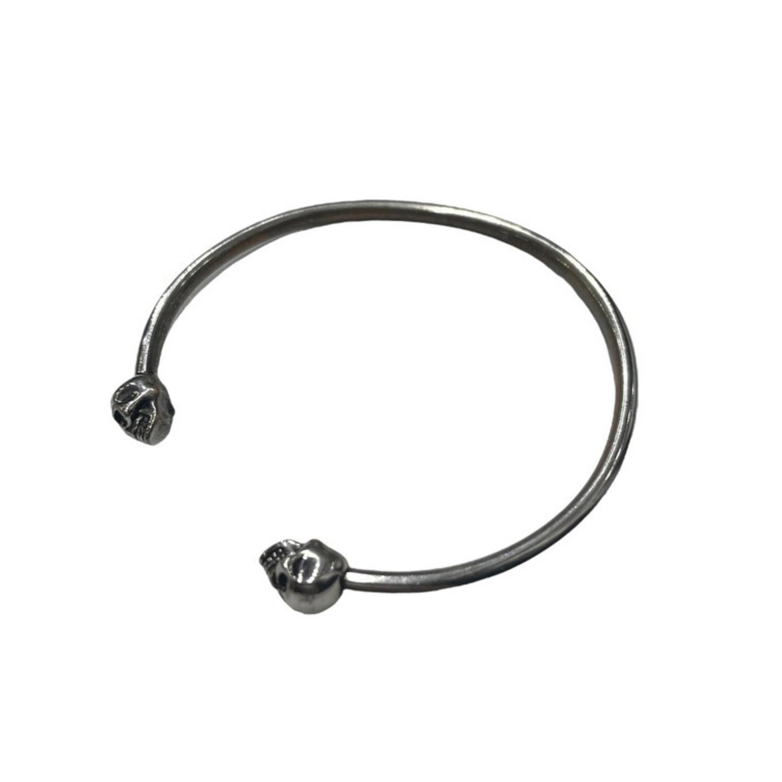 Alexander McQueen antique processing skull bangle bracelet accessories men's women's unisex: Alexander McQueen antique processing skull bangle bracelet accessories men's women's unisex Brand: Alexander McQueen Type: Charm bracelet Gender: Men Women Unisex Material: Brass Color: Silver Conditi
