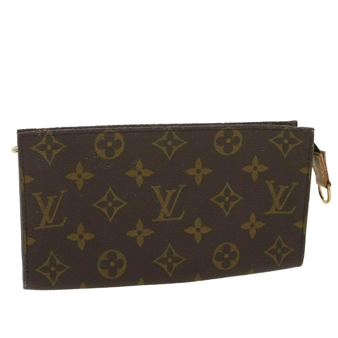 LOUIS VUITTON Monogram Bucket GM Pouch Accessory Pouch LV: LOUIS VUITTON Monogram Bucket GM Pouch Accessory Pouch LV Style: Accessory Pouch Material: Monogram Canvas Exterior Color: Monogram Bag Height: 4.1inch(Approx) / 10.5cm(Approx) Bag Depth: 0.6inch(Appr