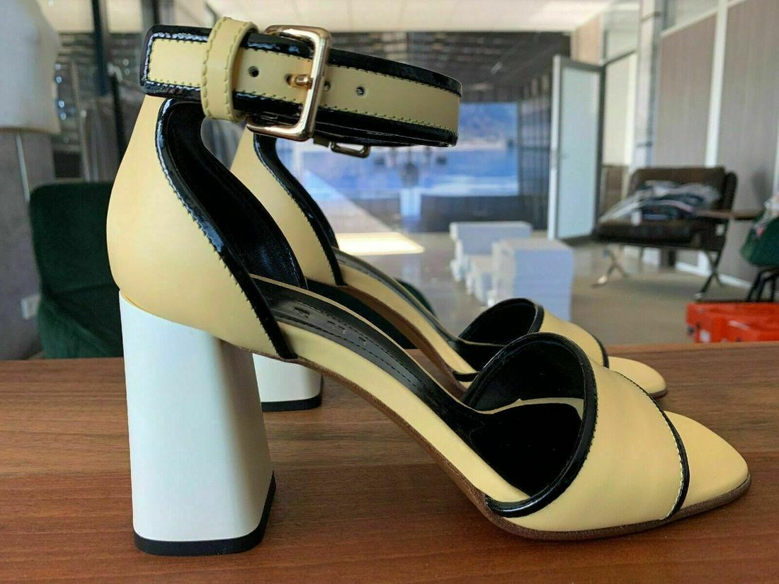 MARNI Iconic Slingback Samsung Court Shoes Buckle Sandals Shoes Icon 38: MARNI Iconic Slingback Samsung Court Shoes Buckle Sandals Shoes Icon 38 Style: Court Shoes Heel Height: High heel (5-8 cm) Vintage: No Features: leather They feature at open toe a fire embossed insole