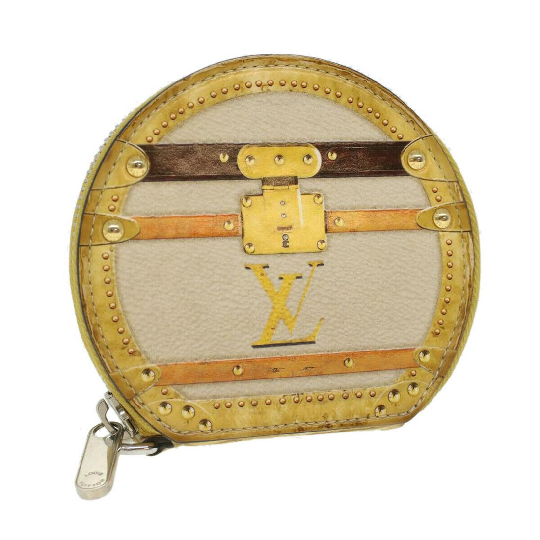 LOUIS VUITTON Transford Monogram Micro Boite Chapo Coin Purse M52747: LOUIS VUITTON Transford Monogram Micro Boite Chapo Coin Purse M52747 Style: Coin Purse Material: Coated Canvas Color: Yellow / Beige Bag Height: 3.7inch(Approx) / 9.5cm(Approx) Bag Depth: 1.0inch(Appr