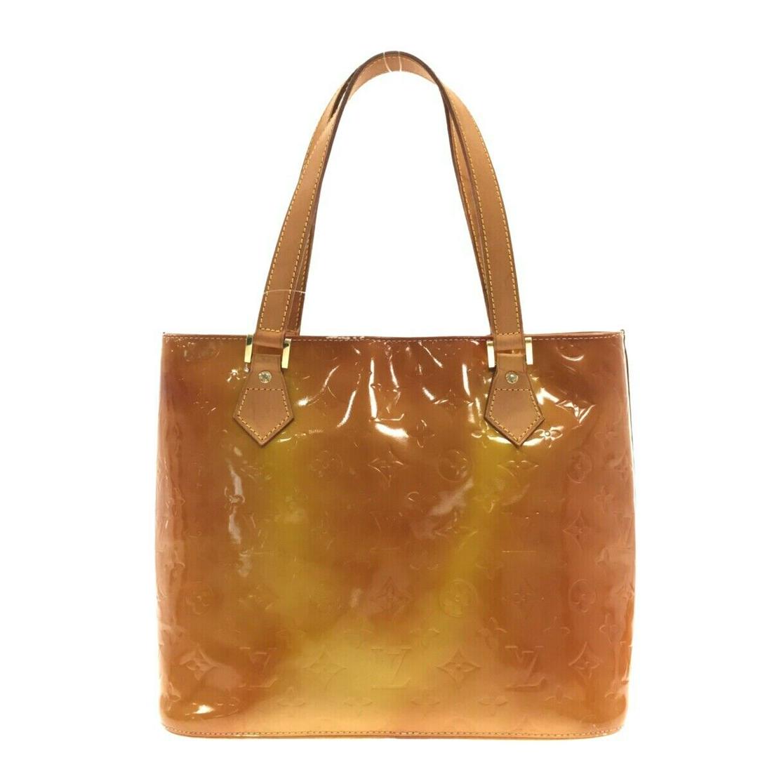 LOUIS VUITTON Houston M91004 Soft Beige Monogram Vernis TH0011 Tote Bag: LOUIS VUITTON Houston M91004 Soft Beige Monogram Vernis TH0011 Tote Bag Style: Tote Bag Exterior Color: Soft Beige Exterior Material: Patent Leather (monogram embossed) Product Name: Houston Date Code