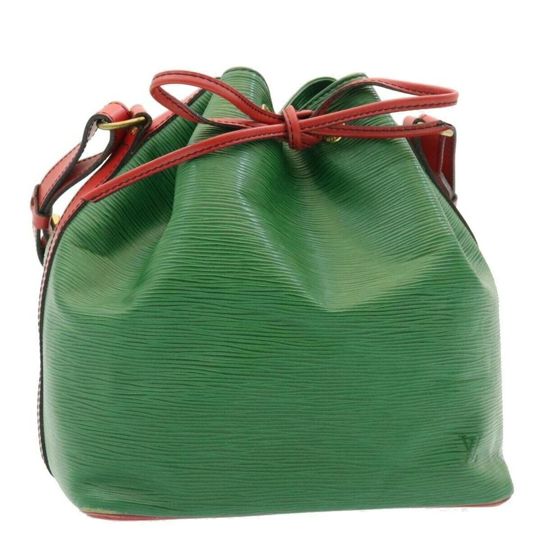 LOUIS VUITTON Epi Petit Noe Bicolor Shoulder Bag Green Red M44147 LV: LOUIS VUITTON Epi Petit Noe Bicolor Shoulder Bag Green Red M44147 LV Style: Shoulder Bag Exterior Material: Epi Leather Exterior Color: Green / Red Bag Height: 10.6inch(Approx) / 27cm(Approx) Bag Dept