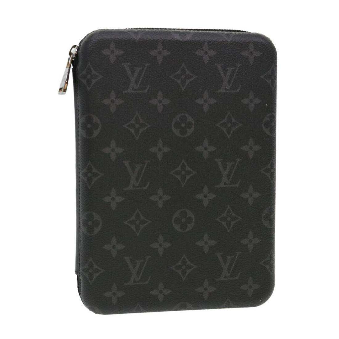 LOUIS VUITTON Monogram Eclipse iPad Cover Box M61870 LV: LOUIS VUITTON Monogram Eclipse iPad Cover Box M61870 LV Style: iPad Case Material: Monogram Eclipse Canvas Color: Monogram Eclipse Bag Height: 9.4inch(Approx) / 24cm(Approx) Bag Depth: 1.6inch(Approx)