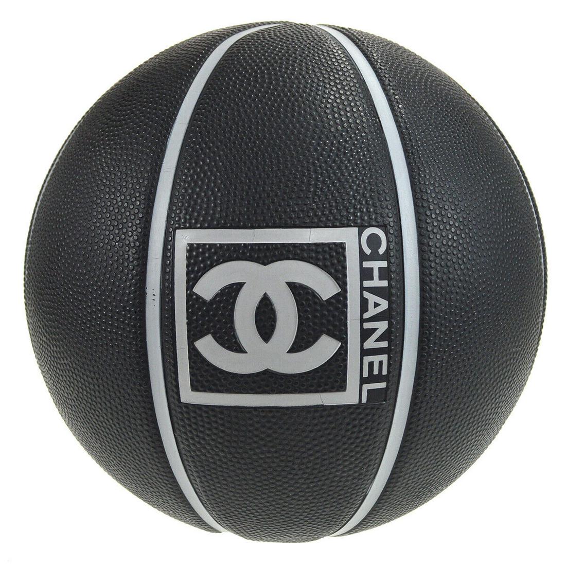 RARE!! CHANEL Sports Line CC Logos Basketball Black Rubber Vintage: RARE!! CHANEL Sports Line CC Logos Basketball Black Rubber Vintage Custom Bundle: No Material: Rubber Sport/Activity: Basketball Color: Black Outside Condition: B: Reasonable Wear and Tear/Inside Cond