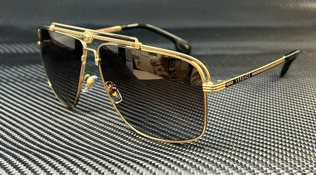 VERSACE VE2242 100289 Gold Brown Gradient Mens 61 mm Sunglasses: VERSACE VE2242 100289 Gold Brown Gradient Mens 61 mm Sunglasses Frame Color: Brown Type: Sunglasses New The BIDHAUS Guarantee: All items in this auction are guaranteed to be 100% authentic. At Your Se