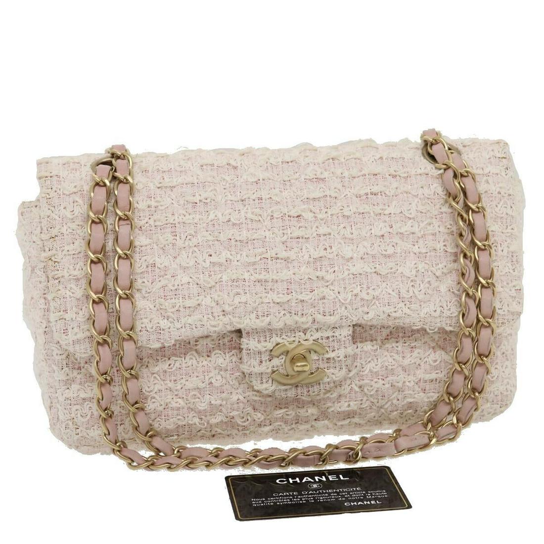CHANEL Matelasse Tweed Turn Lock Chain Shoulder Bag White Pink CC: CHANEL Matelasse Tweed Turn Lock Chain Shoulder Bag White Pink CC Style: Shoulder Bag Exterior Color: White / Pink Bag Height: 6.3inch(Approx) / 16cm(Approx) Bag Depth: 2.4inch(Approx) / 6cm(Approx) B