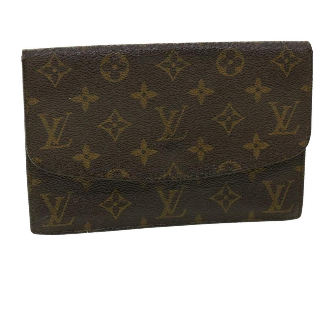 LOUIS VUITTON Monogram Pochette Rabat 20 Clutch Bag M51935 LV: LOUIS VUITTON Monogram Pochette Rabat 20 Clutch Bag M51935 LV Style: Clutch Bag Material: Monogram Canvas Exterior Color: Monogram Bag Height: 5.1inch(Approx) / 13cm(Approx) Bag Depth: 1.6inch(Approx)